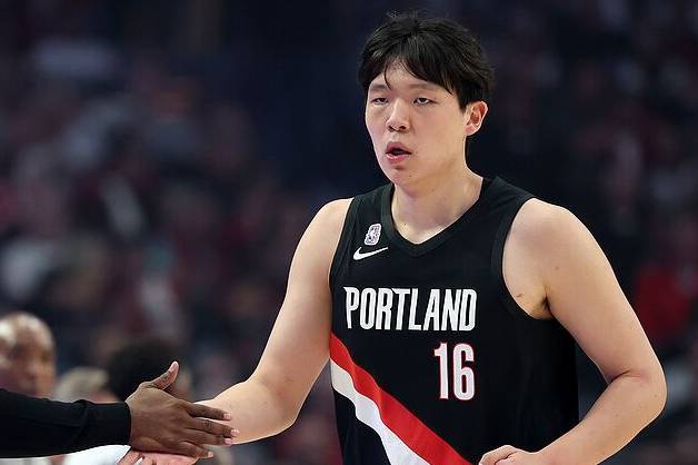 杨瀚森NBA生涯首秀2分1板 开拓者遭森林狼逆转